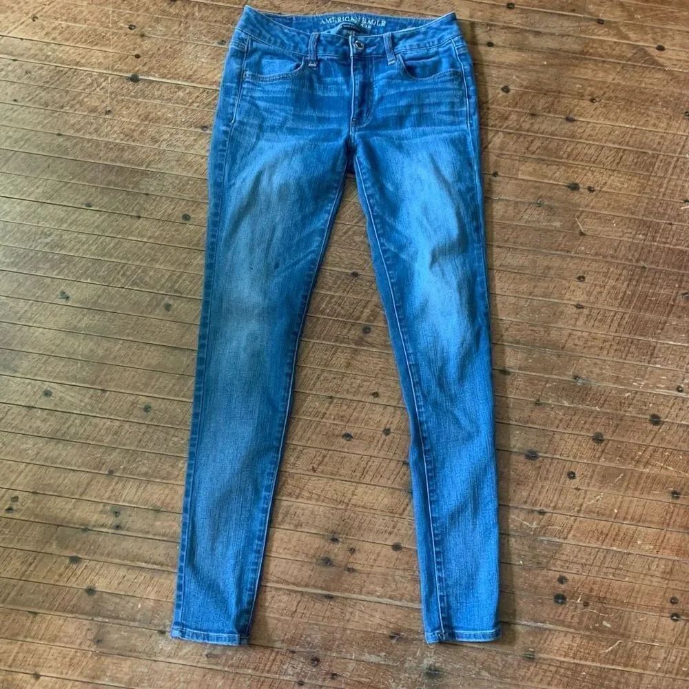 American Eagle super stretch 6 long normcore medium wash jeans